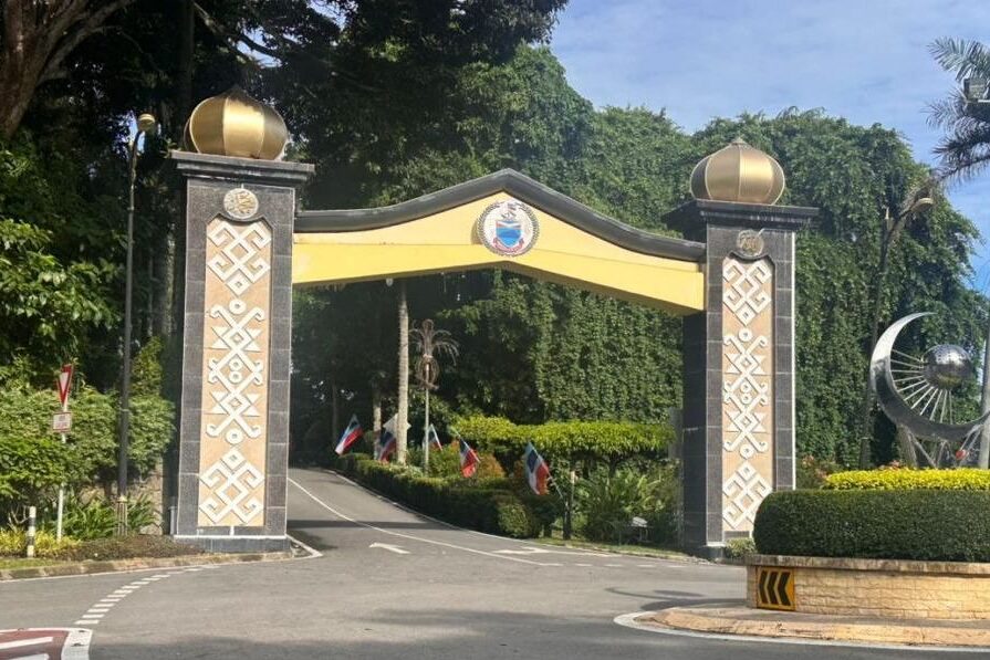 泰国王太后诗丽吉病逝
