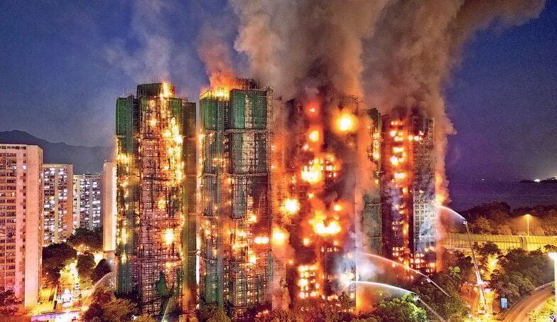 香港宏福苑突发严重火灾引发重大人员伤亡，消防全力救援中