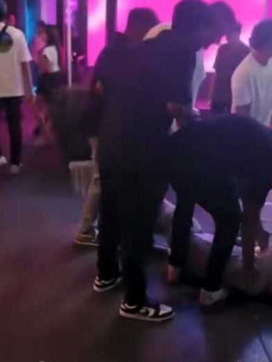 吉隆坡市中心一段夜店外多人疑似昏迷