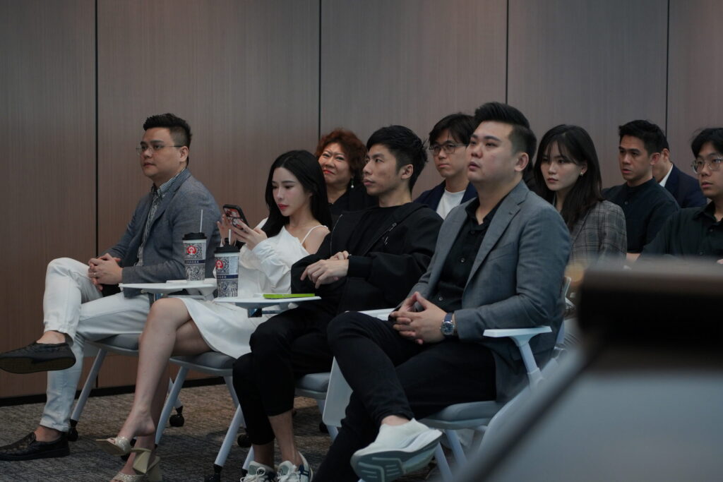 吉隆坡楼下那些送餐机器人，其实是一门租借生意？