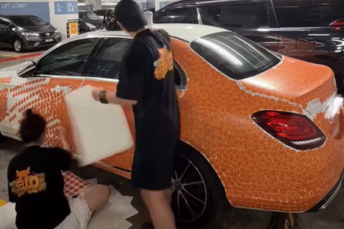 《他竟然粘满老板的车！因老板不给bonus》